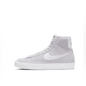 Nike blazers size Women's 7 - barely worn!